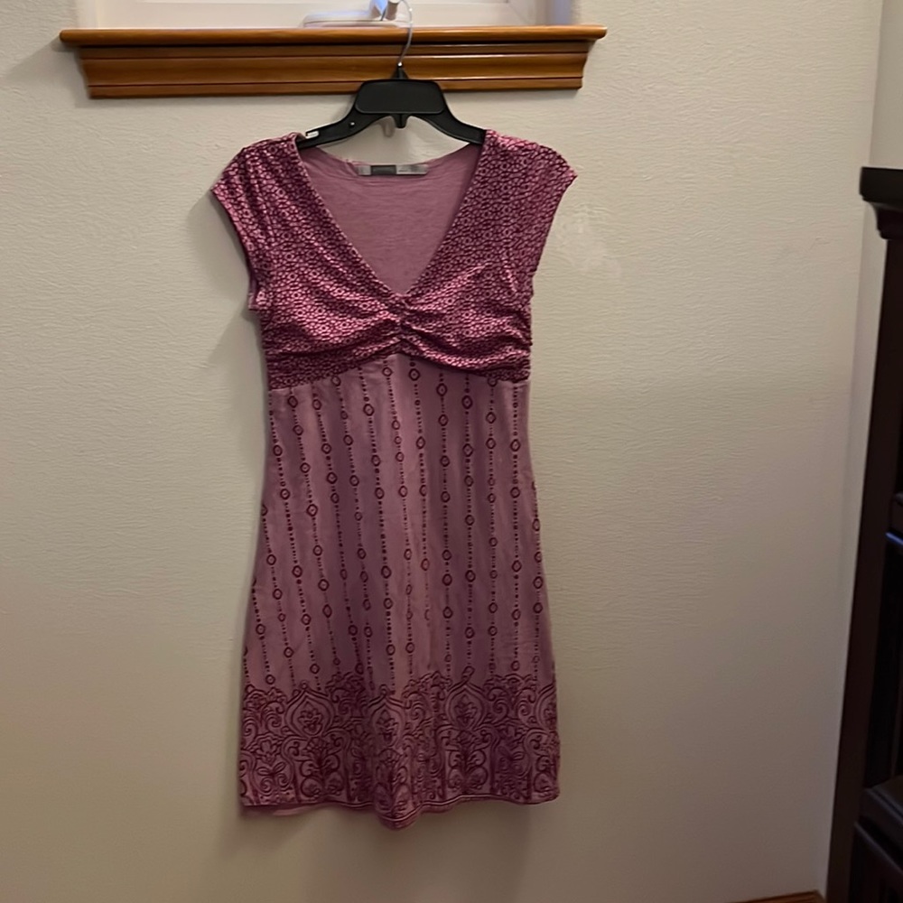 Athleta perfect summer dress. Purple, capped sleeve, light weight. Size small.